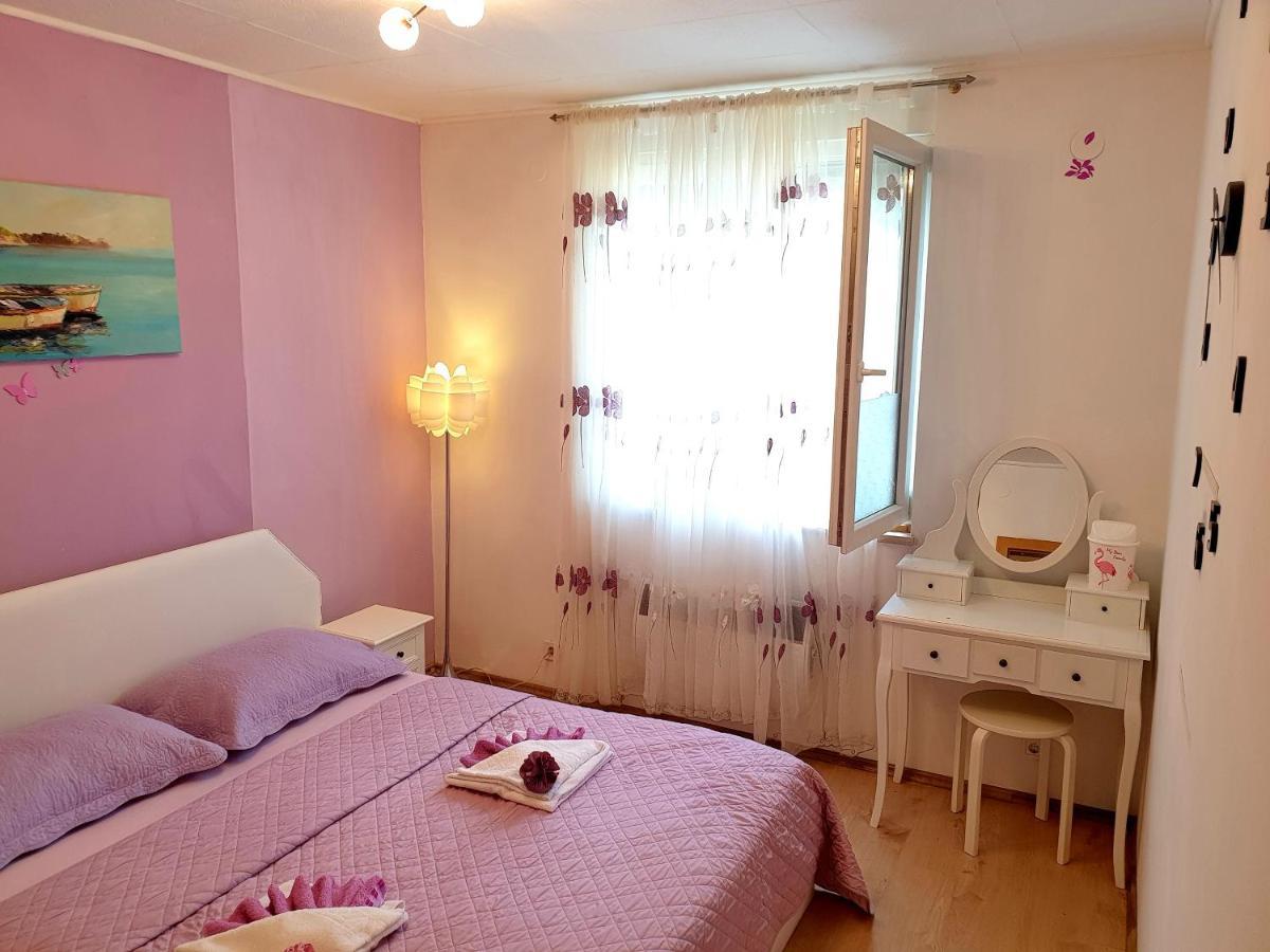 Lav Apartamento Rovinj Exterior foto
